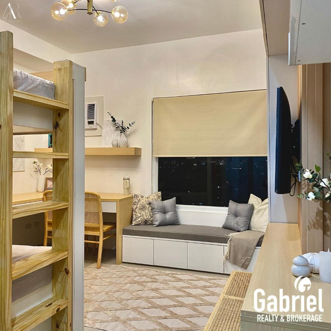 Chic Studio At City's Uptown District *